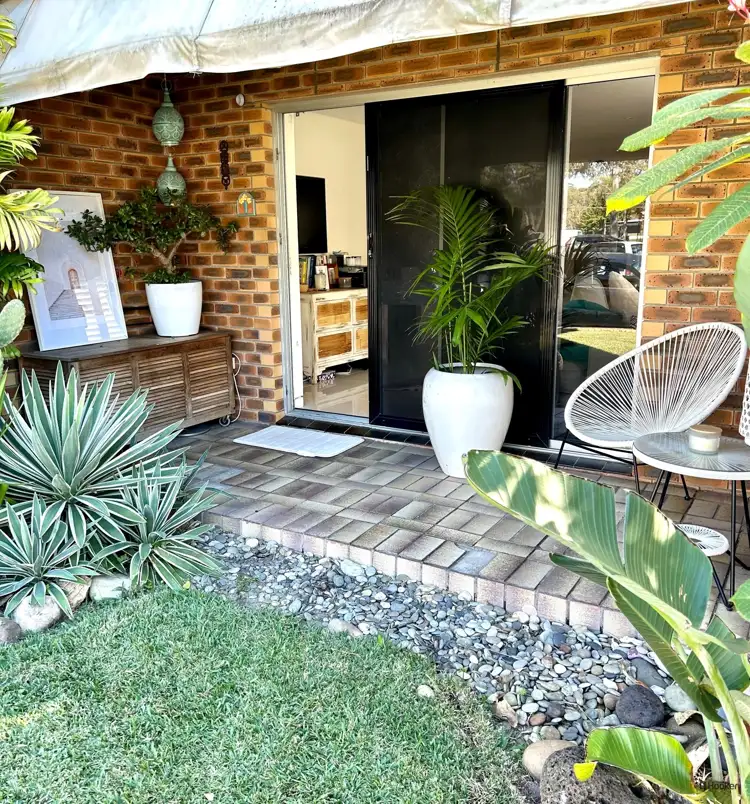 1/80 Sarawak Avenue, Palm Beach QLD 4221