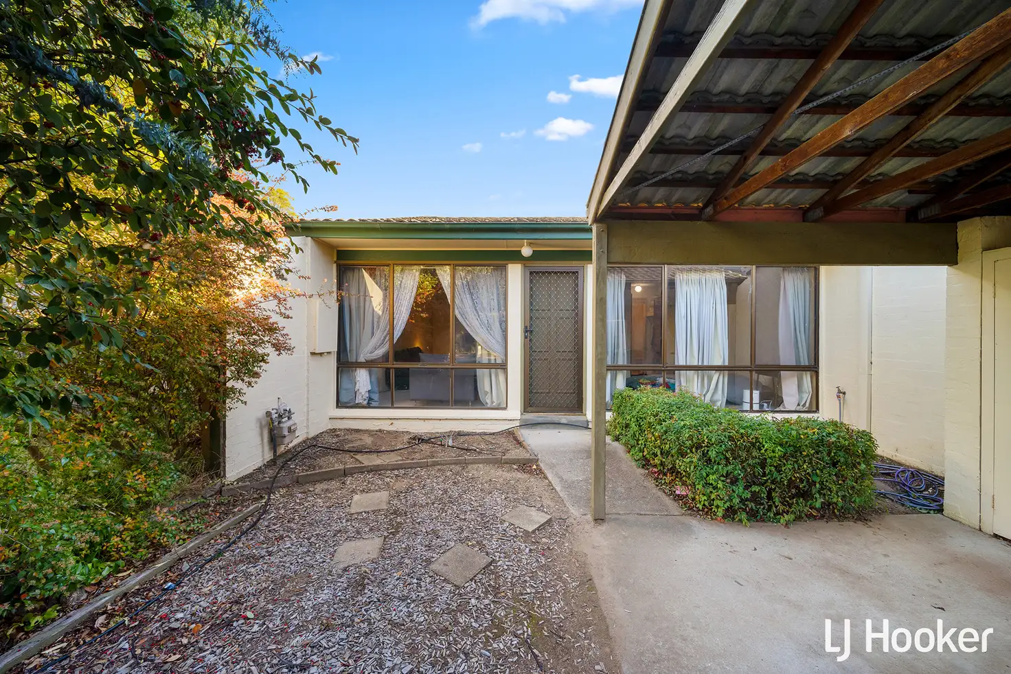 Main view of Homely townhouse listing, 16 Connelly Place, Belconnen ACT 2617