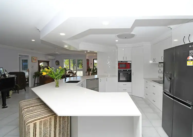 Sixth view of Homely house listing, 8 Arwon Close, Point Vernon QLD 4655