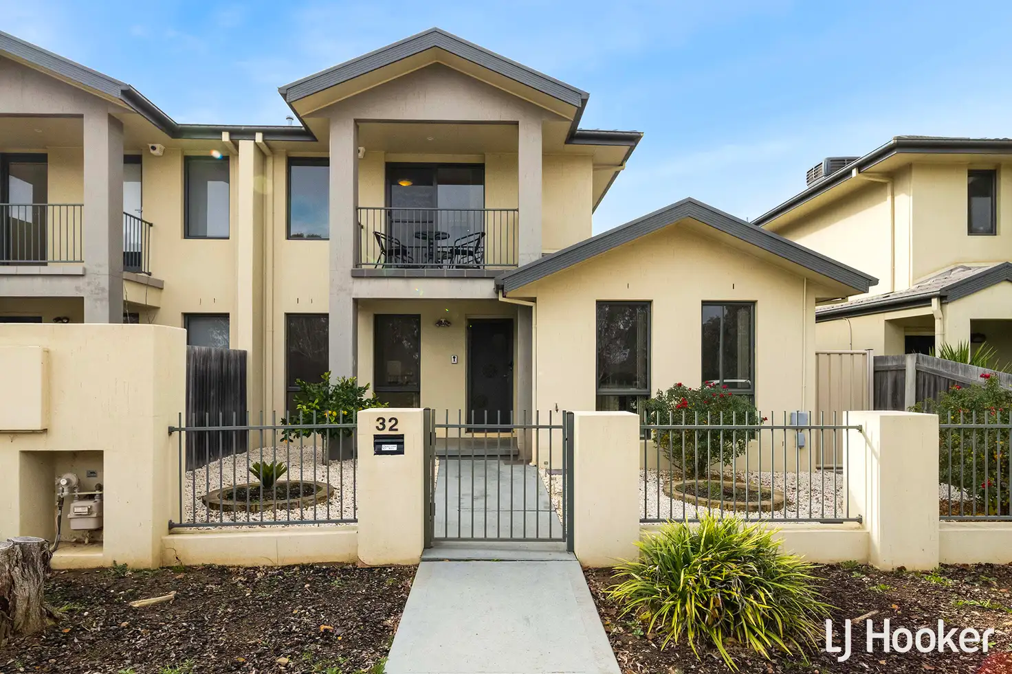 Main view of Homely townhouse listing, 32 Glow Worm Grove, Harrison ACT 2914
