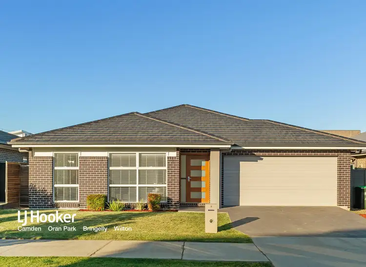 8 Madden Street, Oran Park NSW 2570