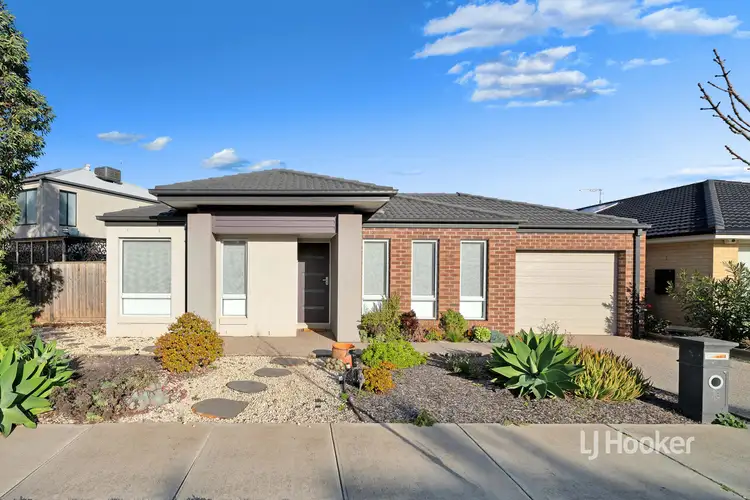98 Waterhaven Boulevard, Point Cook VIC 3030