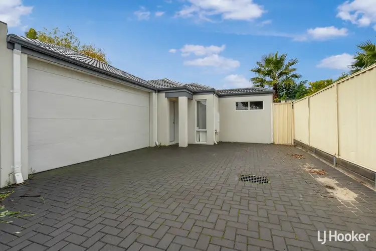 28C Lyrebird Way, Thornlie WA 6108