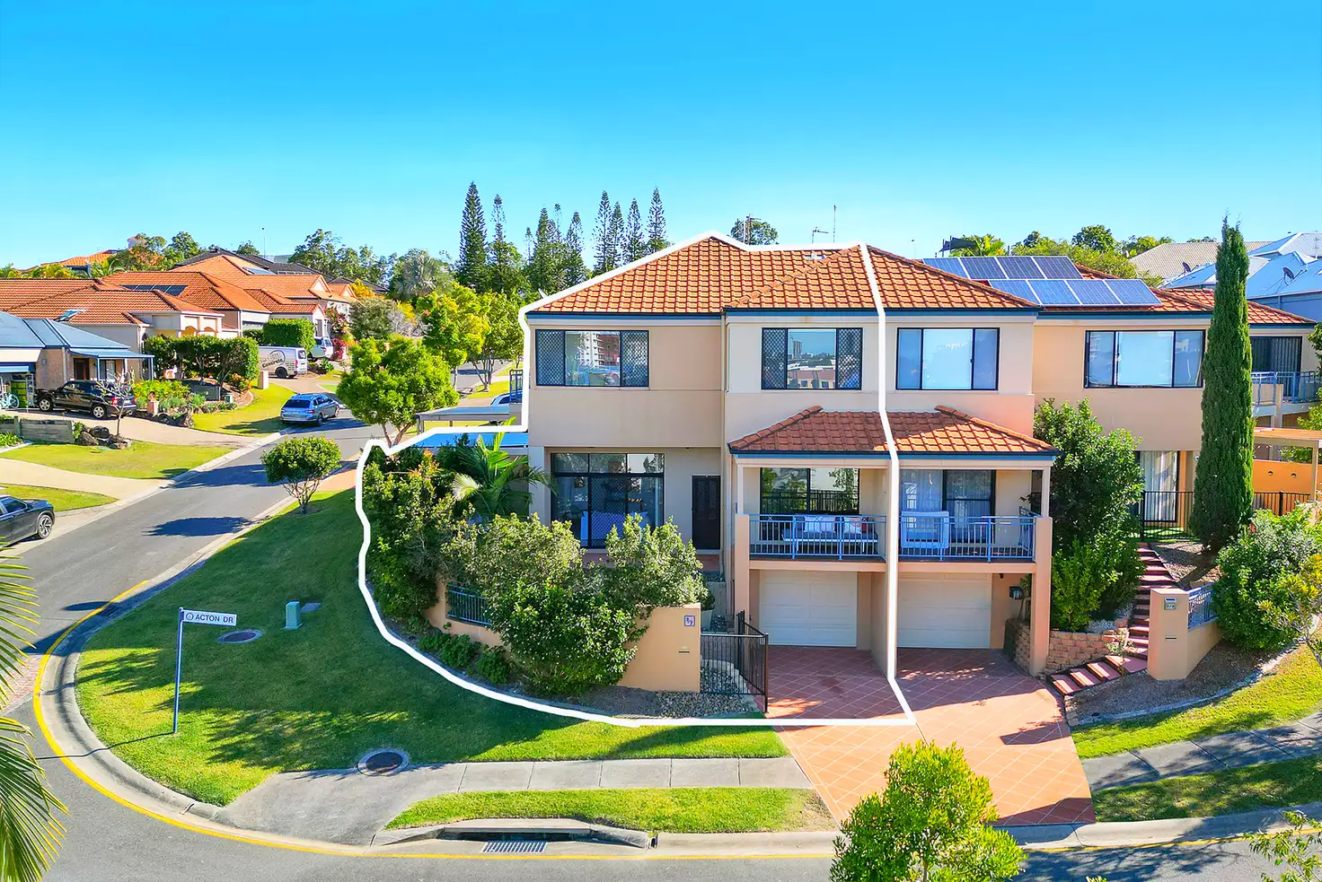 Main view of Homely townhouse listing, 2/9 Magenta Drive, Varsity Lakes QLD 4227