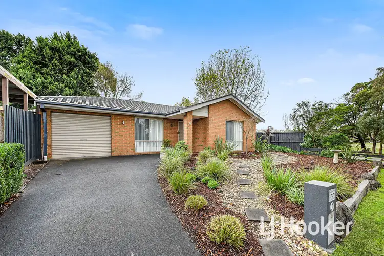 9 Bowen Court, Berwick VIC 3806