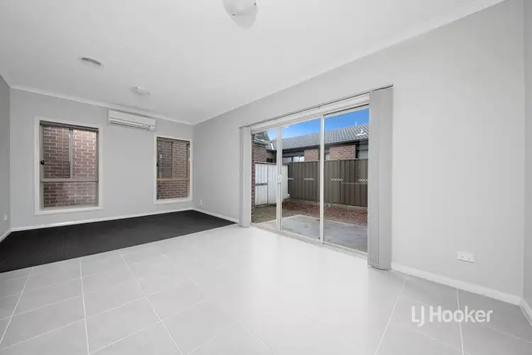 Sixth view of Homely townhouse listing, 16 Ravenwoods Way, Craigieburn VIC 3064