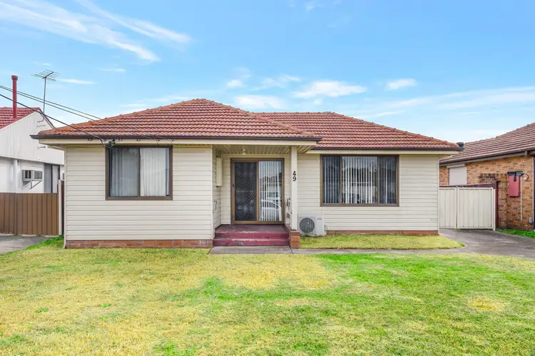 49 Crosby Crescent, Fairfield NSW 2165