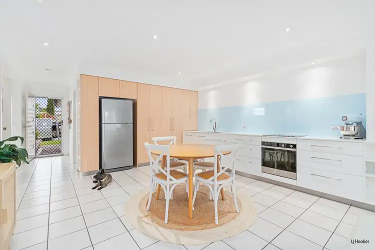 1/5 Parnki Parade, Palm Beach QLD 4221
