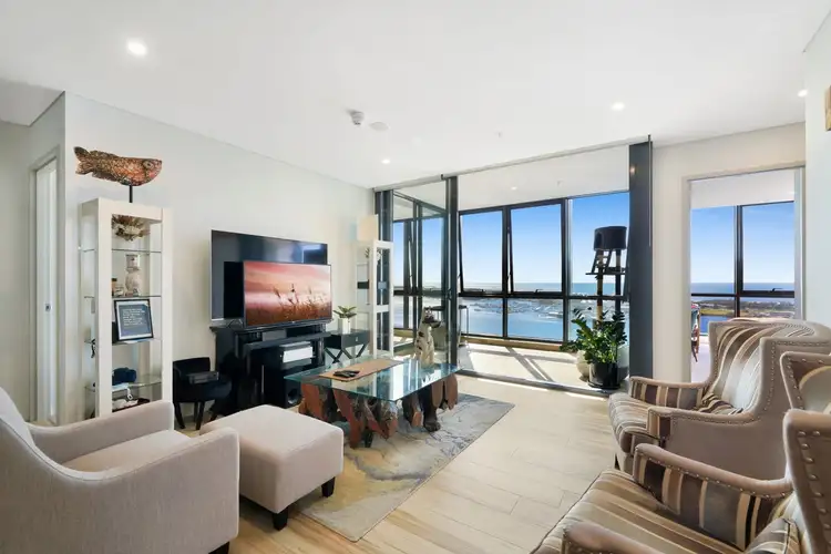 2008/2 Como Crescent, Southport QLD 4215