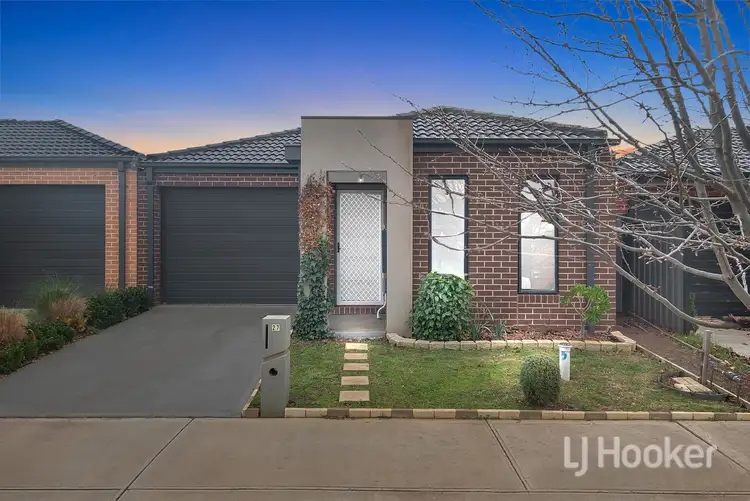 27 Mavi Avenue, Melton VIC 3337