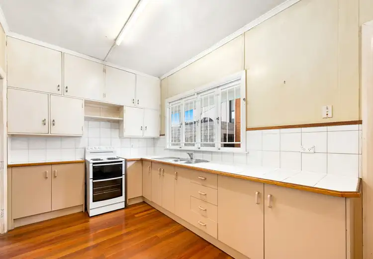 Fifth view of Homely house listing, 10 Allamanda Street, Fairfield QLD 4103
