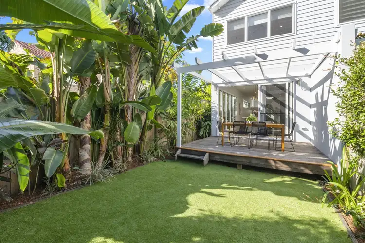 2/31 Twenty Fourth Avenue, Palm Beach QLD 4221
