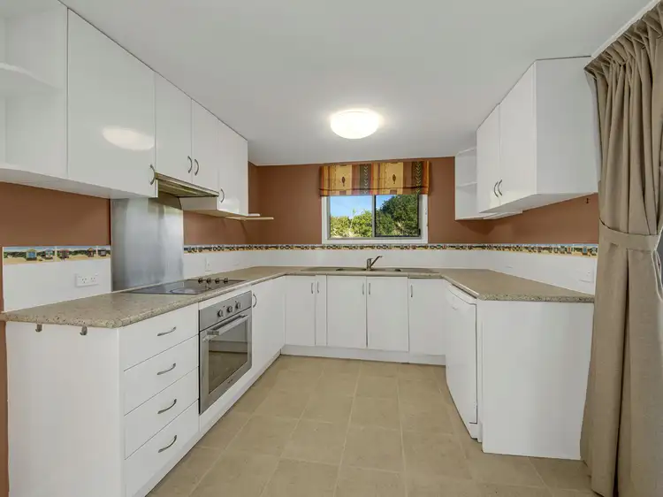 Fifth view of Homely house listing, 2 Onslow Street, Tannum Sands QLD 4680