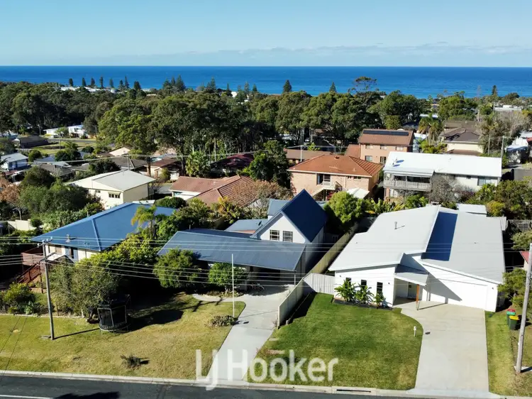 Third view of Homely house listing, 252 Diamond Beach Rd, Diamond Beach NSW 2430