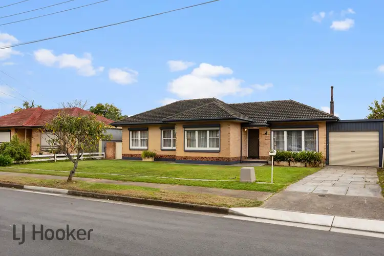 Second view of Homely house listing, 3 Dawkins Avenue, Seaton SA 5023