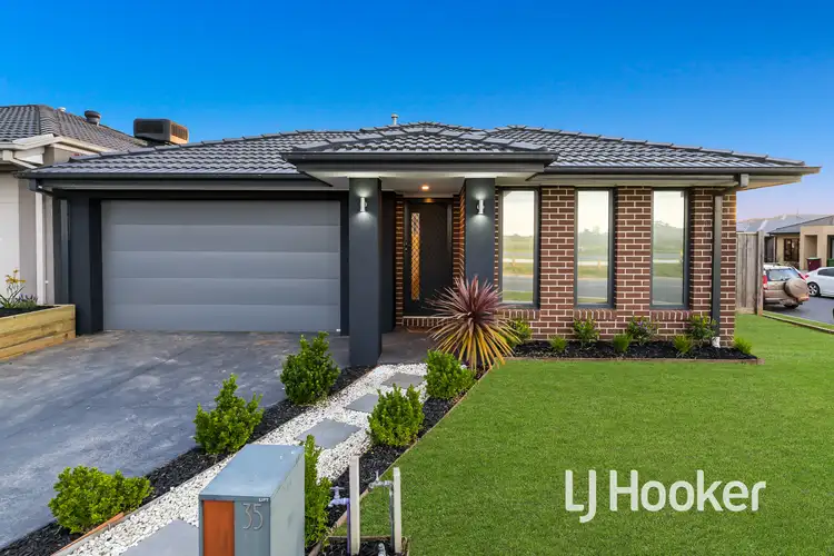 35 Moroak Crescent, Clyde North VIC 3978