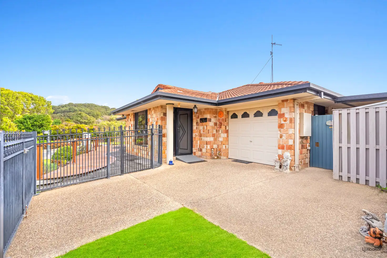 Main view of Homely semi-detached listing, 2/9 Triton Parade, Tugun QLD 4224