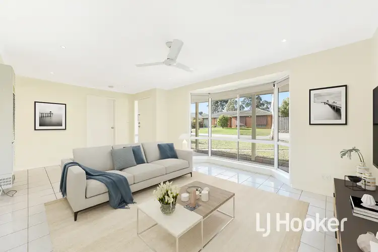 Second view of Homely house listing, 5 Belvedere Court, Hampton Park VIC 3976