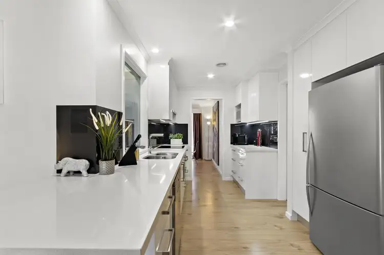 Second view of Homely house listing, 7 Wedgwood Close, Chisholm ACT 2905