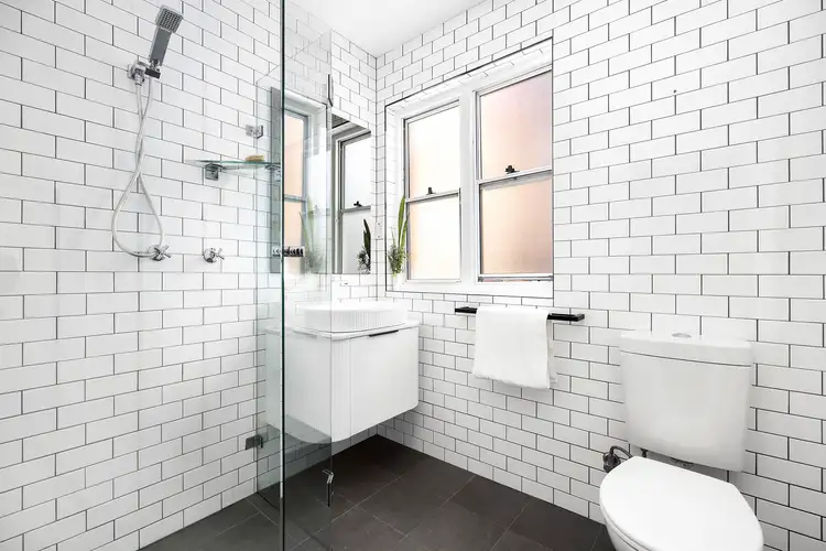 Fifth view of Homely apartment listing, 4/68-70 Curlewis Street, Bondi Beach NSW 2026