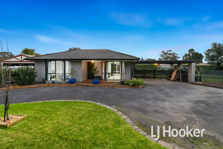 28 Bridle Place, Pakenham VIC 3810
