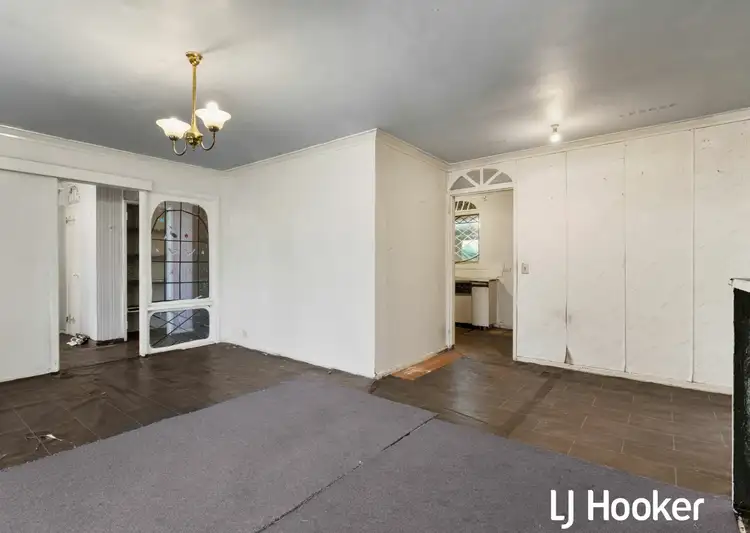 Second view of Homely house listing, 1 Jeffers Court, Orelia WA 6167