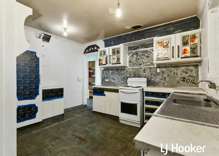 Fourth view of Homely house listing, 1 Jeffers Court, Orelia WA 6167