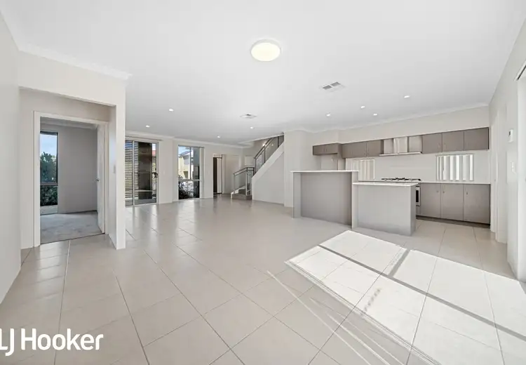 Sixth view of Homely house listing, 2 Affable Way, Atwell WA 6164