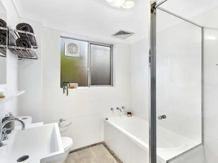 Sixth view of Homely unit listing, 2/40 Longueville Road, Lane Cove NSW 2066