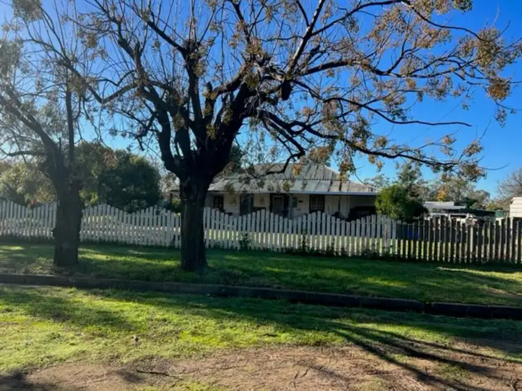 12 George Street, Trangie NSW 2823