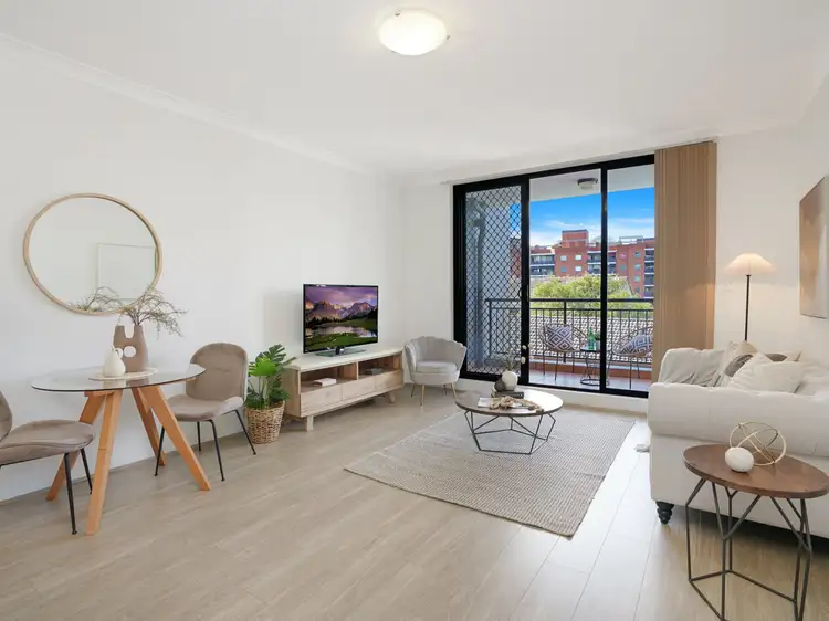 402/208 Chalmers Street