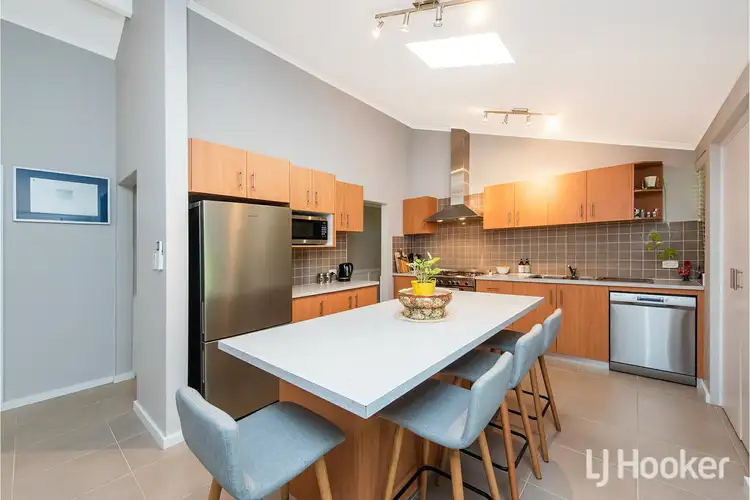 14 Grenadier Drive, Thornlie WA 6108
