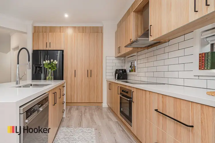 Fifth view of Homely house listing, 7 Cavell Drive, Craigieburn VIC 3064