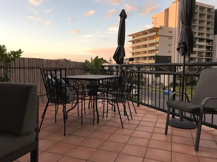 25/10-12 Bath Street, Labrador QLD 4215