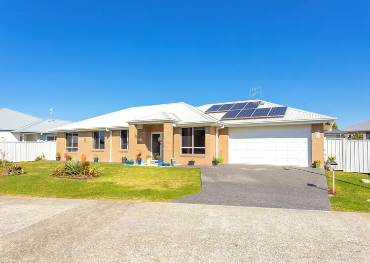 12 Maita Way, Old Bar NSW 2430