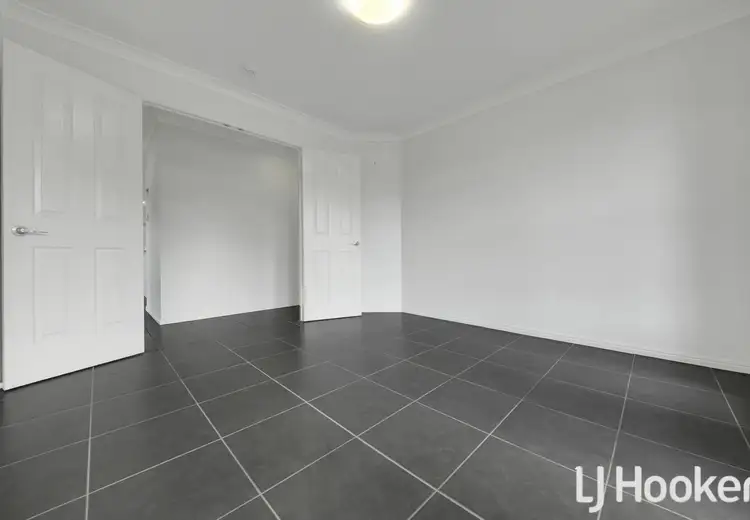 Third view of Homely house listing, 21 Woodland Court, Kirkwood QLD 4680
