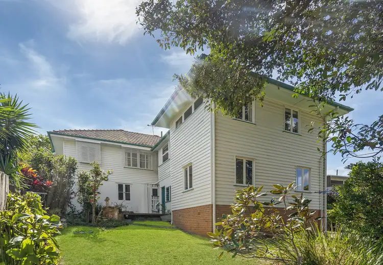547 Cavendish Road, Coorparoo QLD 4151