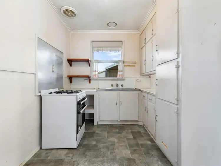 Fifth view of Homely house listing, 6 Davies Street, Bairnsdale VIC 3875