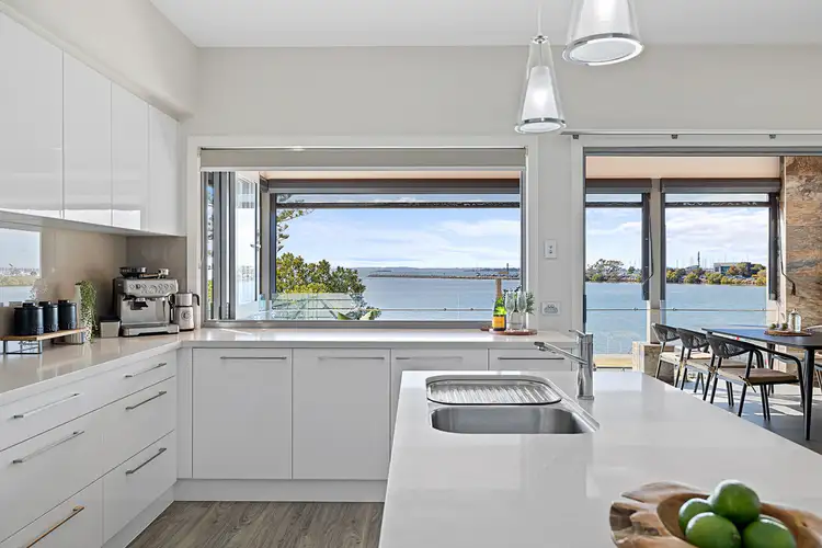 379 Esplanade, Manly QLD 4179