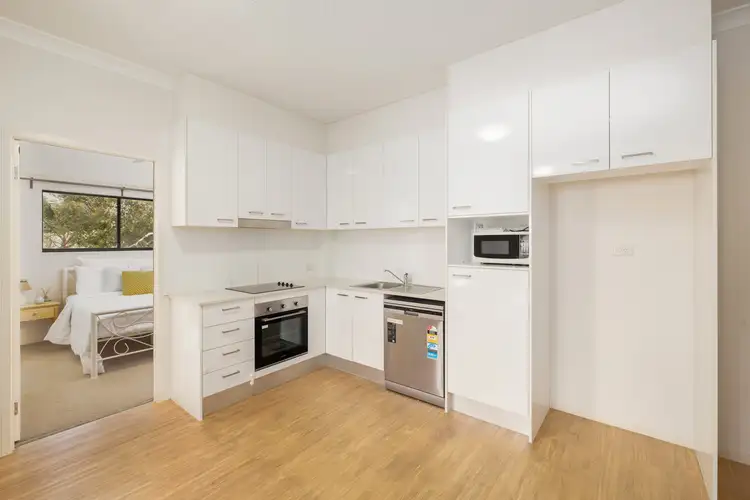 Fourth view of Homely unit listing, 17/11 Lyons Terrace, Windsor QLD 4030