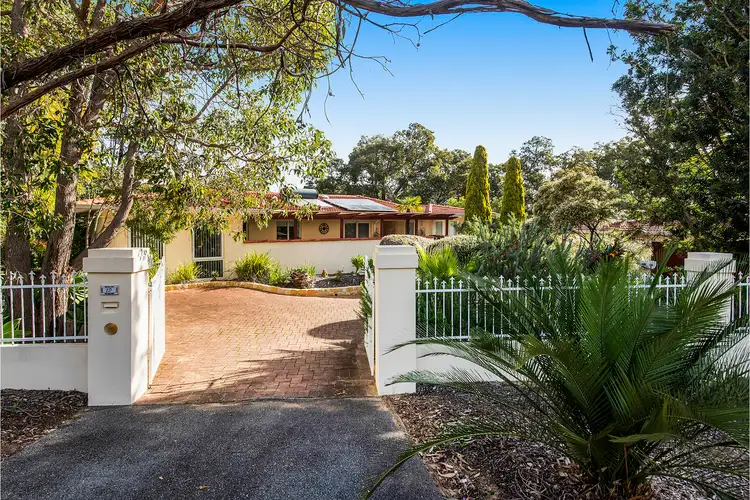 19 Standing Road, Lesmurdie WA 6076