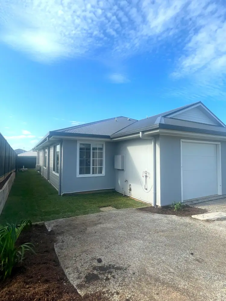 Main view of Homely unit listing, Unit 2/7 Auvergne Way, Old Bar NSW 2430