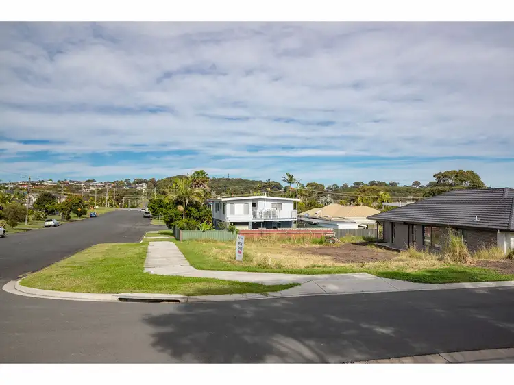 1 Elluisa Close, Forster NSW 2428