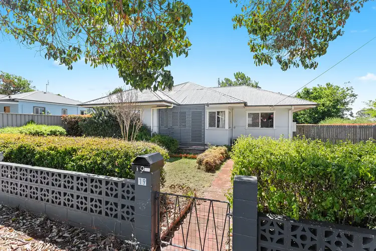 19 Warwick Street, Harristown QLD 4350