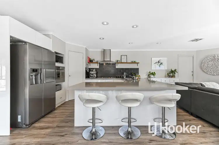 Fifth view of Homely house listing, 8 Somerset Court, Narre Warren South VIC 3805
