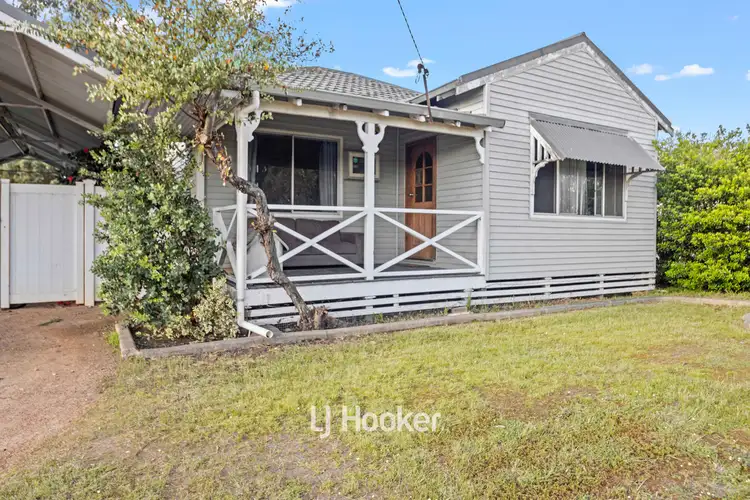 38 Deakin Street, Collie WA 6225