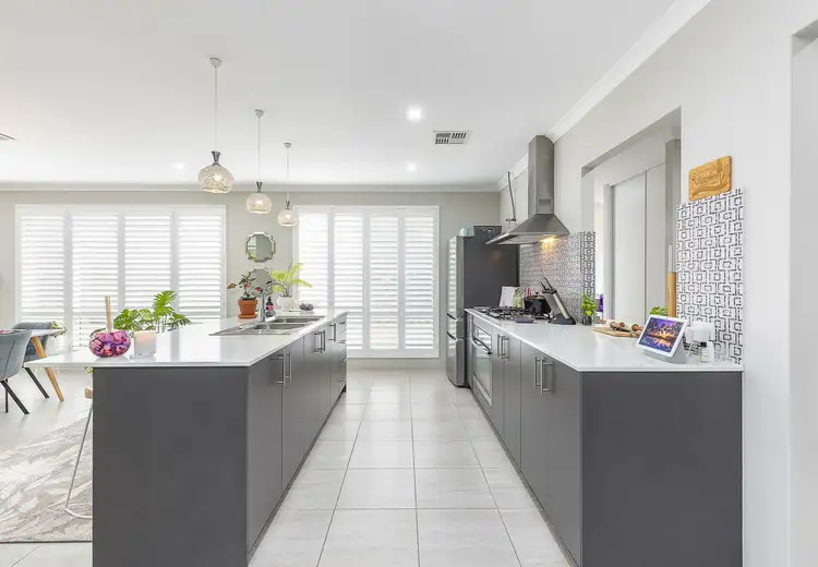 Fifth view of Homely house listing, 10 Radiant Glade, Eglinton WA 6034