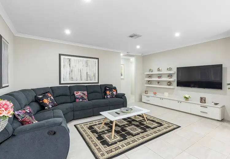 Sixth view of Homely house listing, 10 Radiant Glade, Eglinton WA 6034