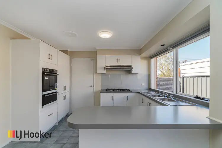 Second view of Homely house listing, 5 Tenby Court, Craigieburn VIC 3064