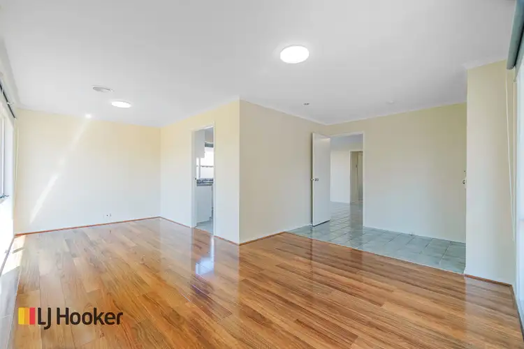 Fifth view of Homely house listing, 5 Tenby Court, Craigieburn VIC 3064